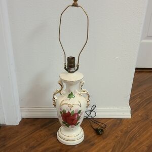 Elegant Floral Table Lamp